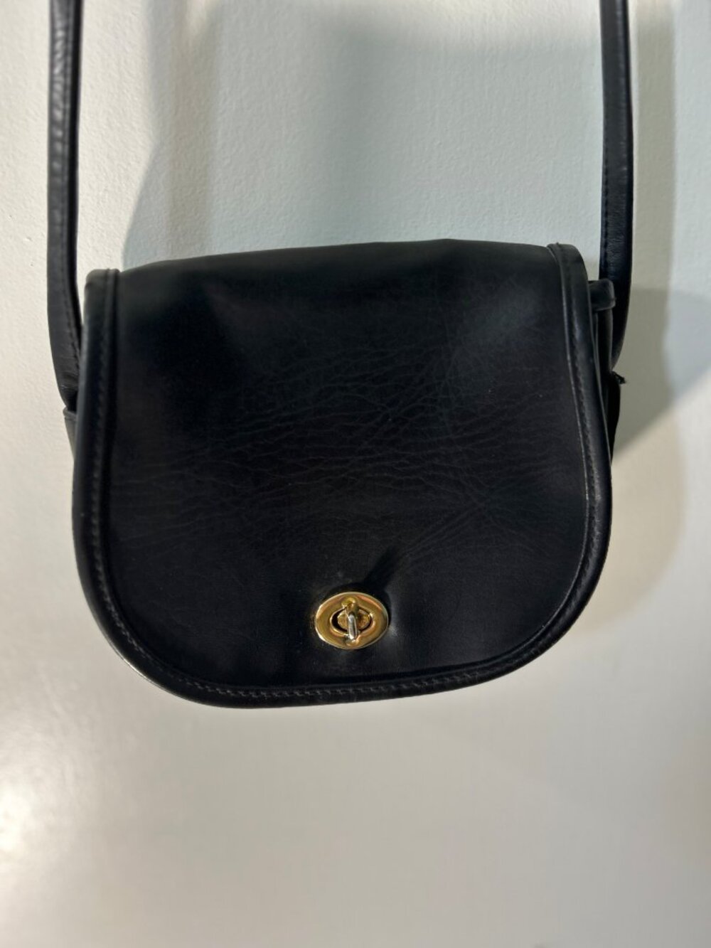 Vintage 90s Daniella Bag Black Leather Mini Crossbody Purse Gold Turn Lock - Picture 2 of 10